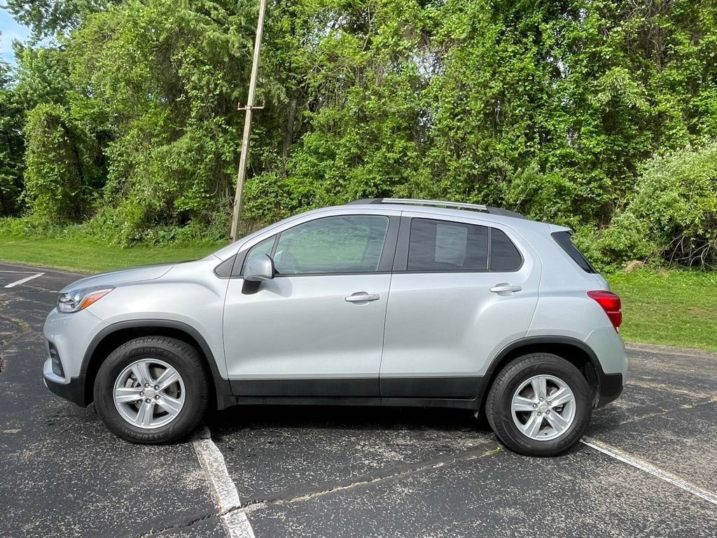 Certified 2022 Chevrolet Trax LT w/ LT Convenience Package AWD/4WD image 6