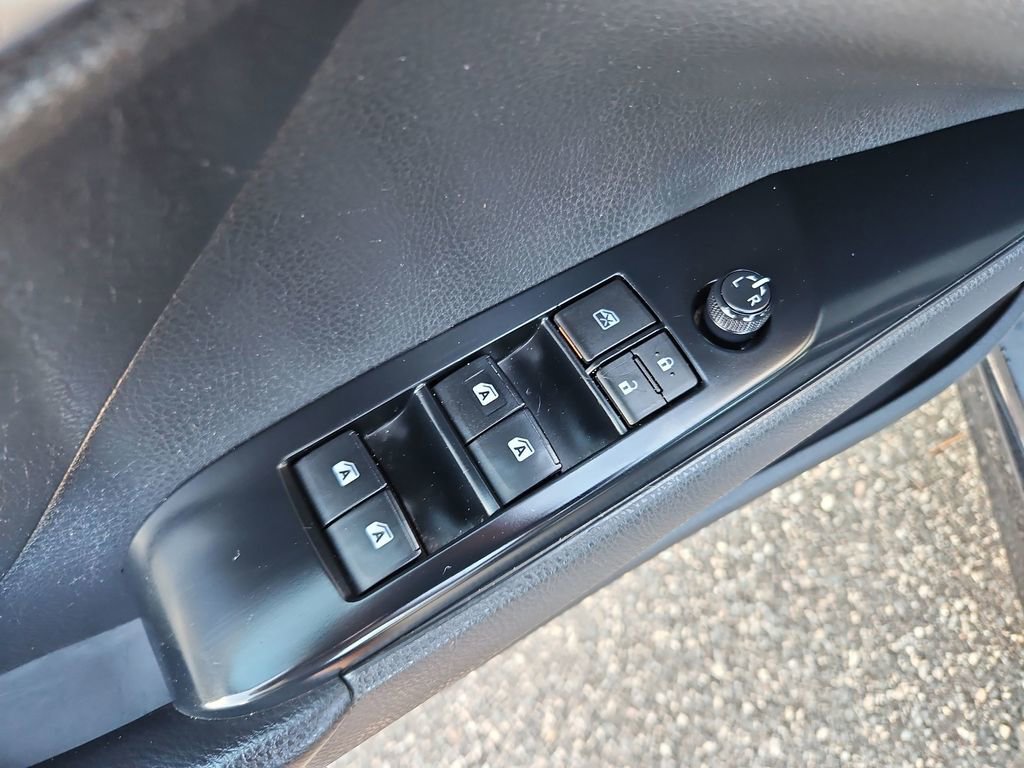 Used 2019 Toyota Camry SE image 24