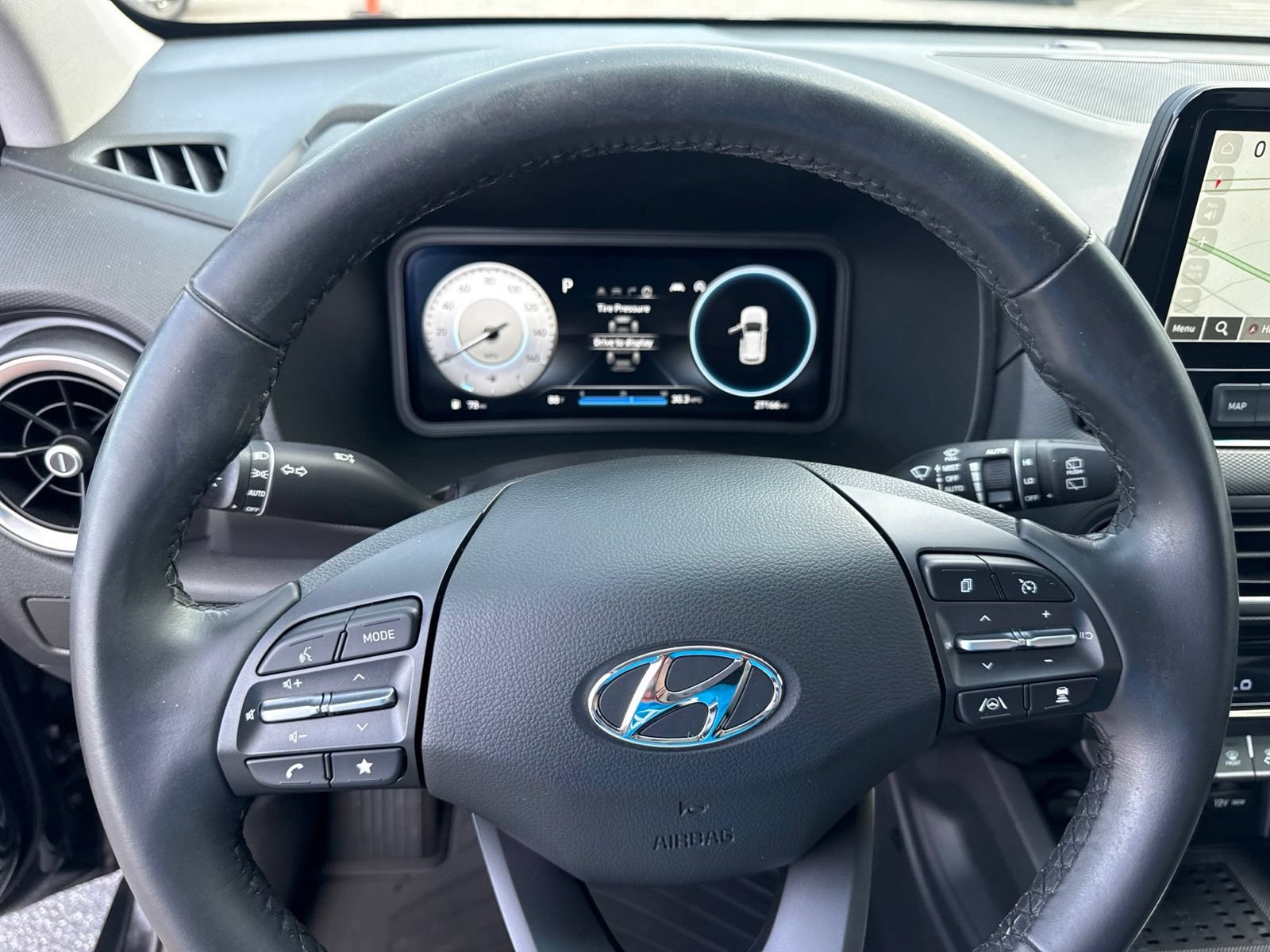 Certified 2023 Hyundai Kona Limited w/ Cargo Package FWD image 31