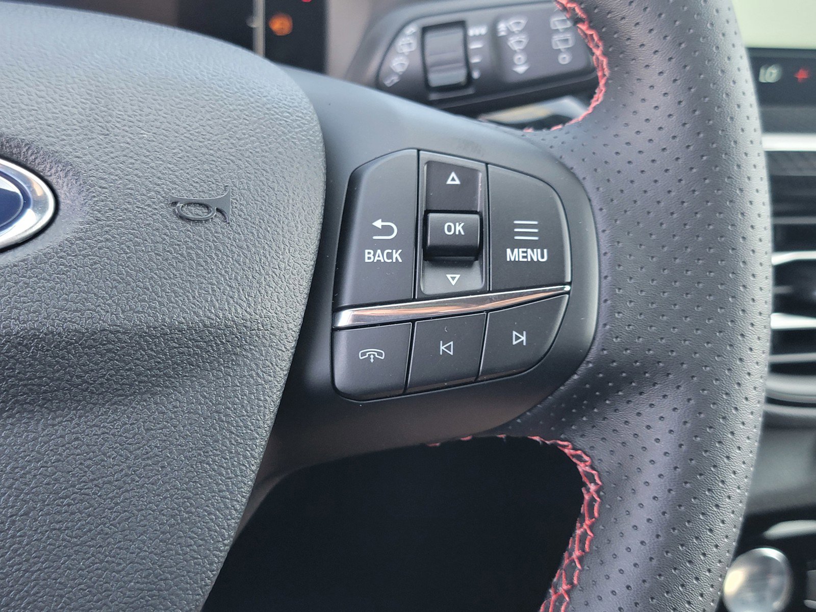 New 2025 Ford Escape ST-Line w/ Tech Pack #1 image 26