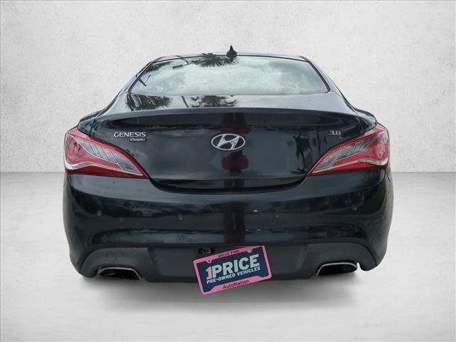 Used 2014 Hyundai Genesis 3.8 RWD image 7