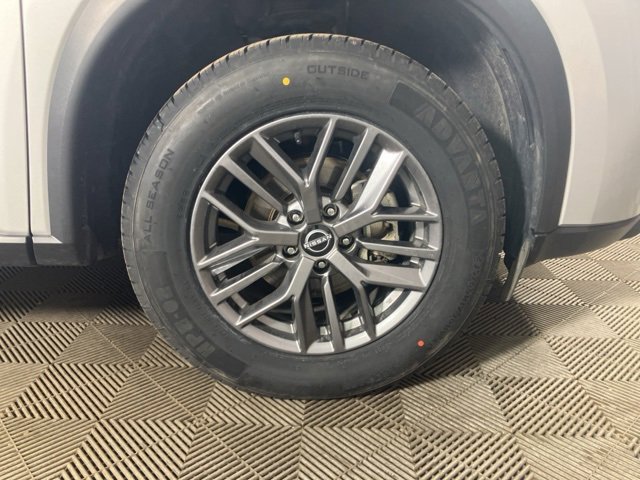 Used 2024 Nissan Rogue S image 20