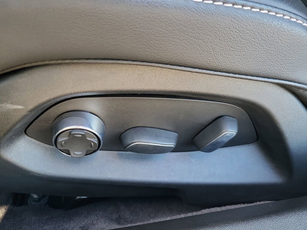 Used 2023 Chevrolet Corvette Stingray Premium Cpe w/ Z51 Performance Package image 13