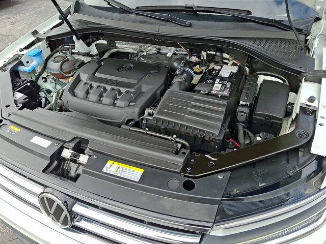 Used 2024 Volkswagen Tiguan SE FWD image 32