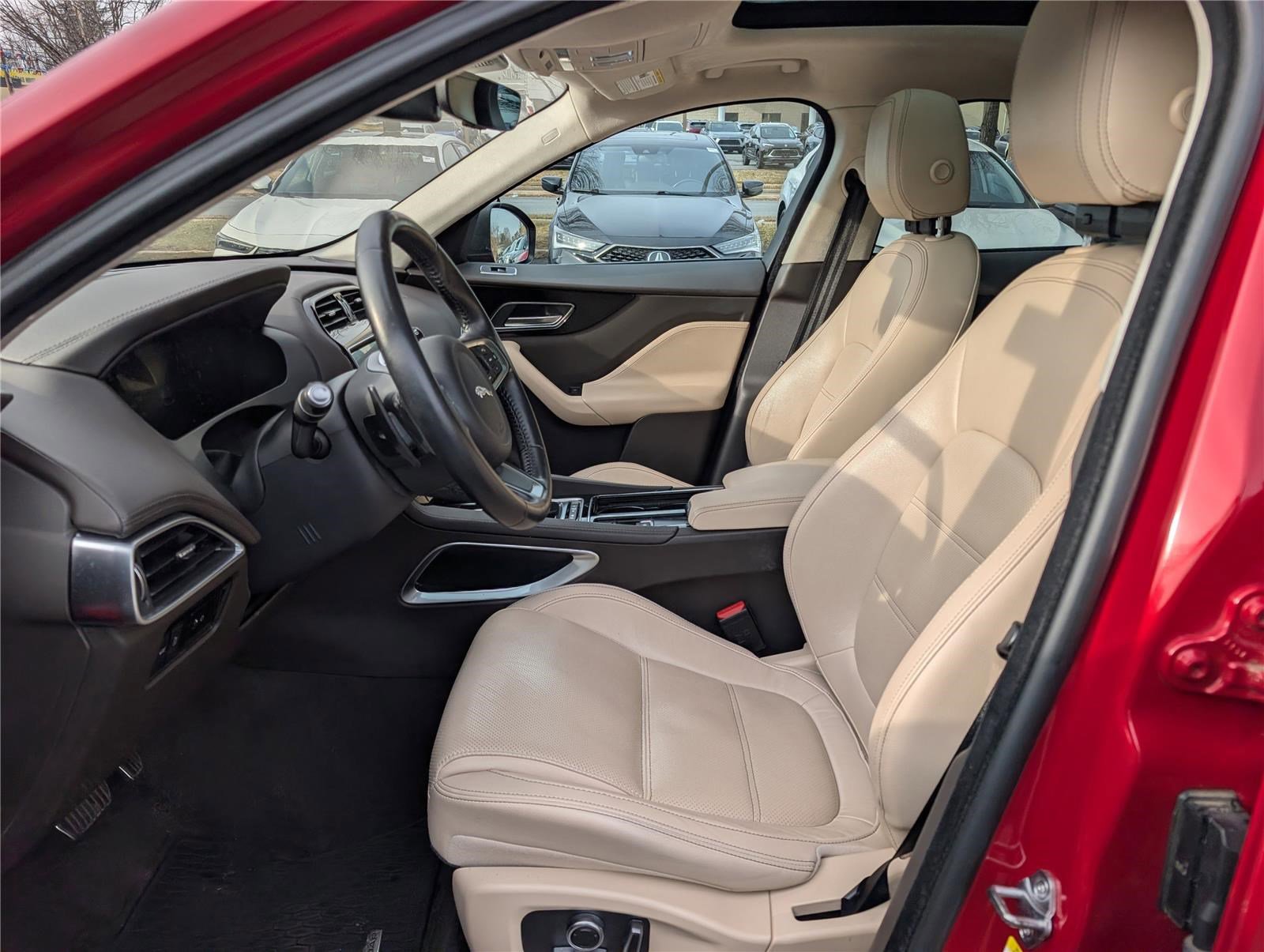 Used 2019 Jaguar F-PACE Prestige image 18