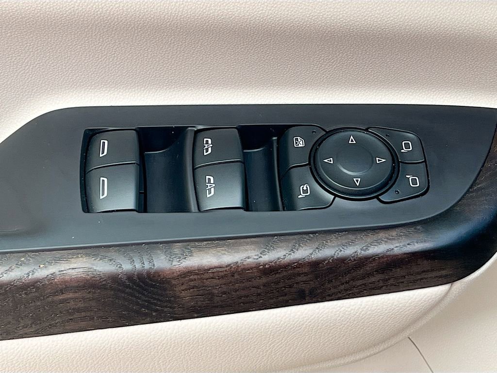 Used 2022 GMC Acadia Denali image 18