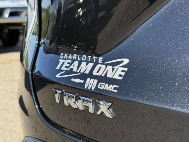 Used 2025 Chevrolet Trax LT FWD image 30