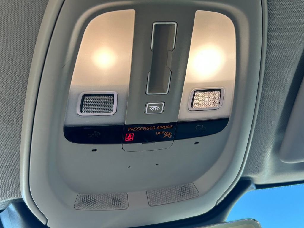 Used 2023 Volvo XC60 B5 Plus w/ Climate Package image 19