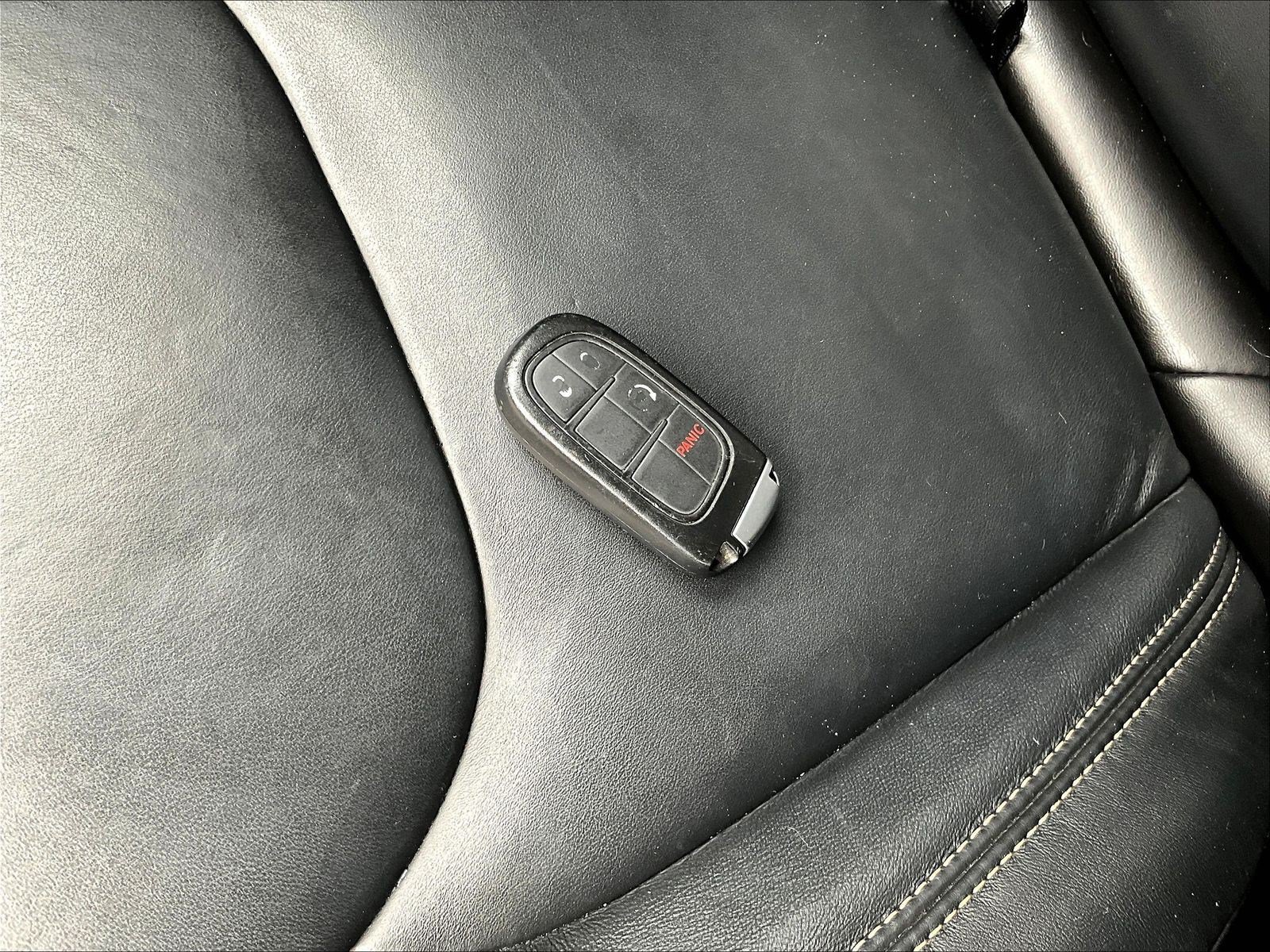 Used 2017 Jeep Cherokee Limited FWD image 32