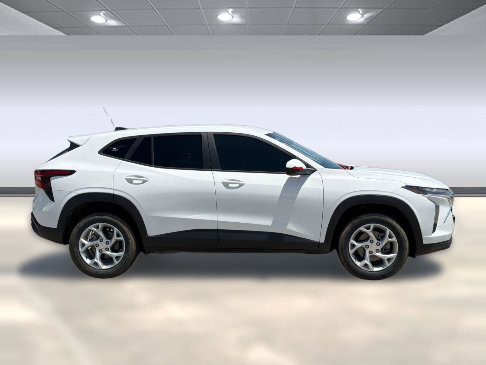 Used 2024 Chevrolet Trax LS w/ LS Convenience Package FWD image 6