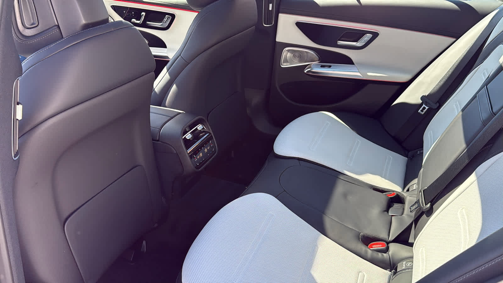 New 2026 Mercedes-Benz E 53 AMG e 4MATIC Sedan image 30