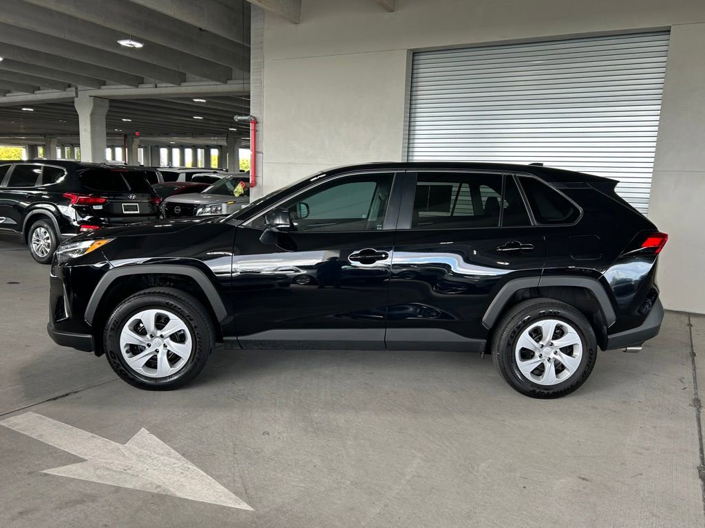 Used 2025 Toyota RAV4 LE image 8