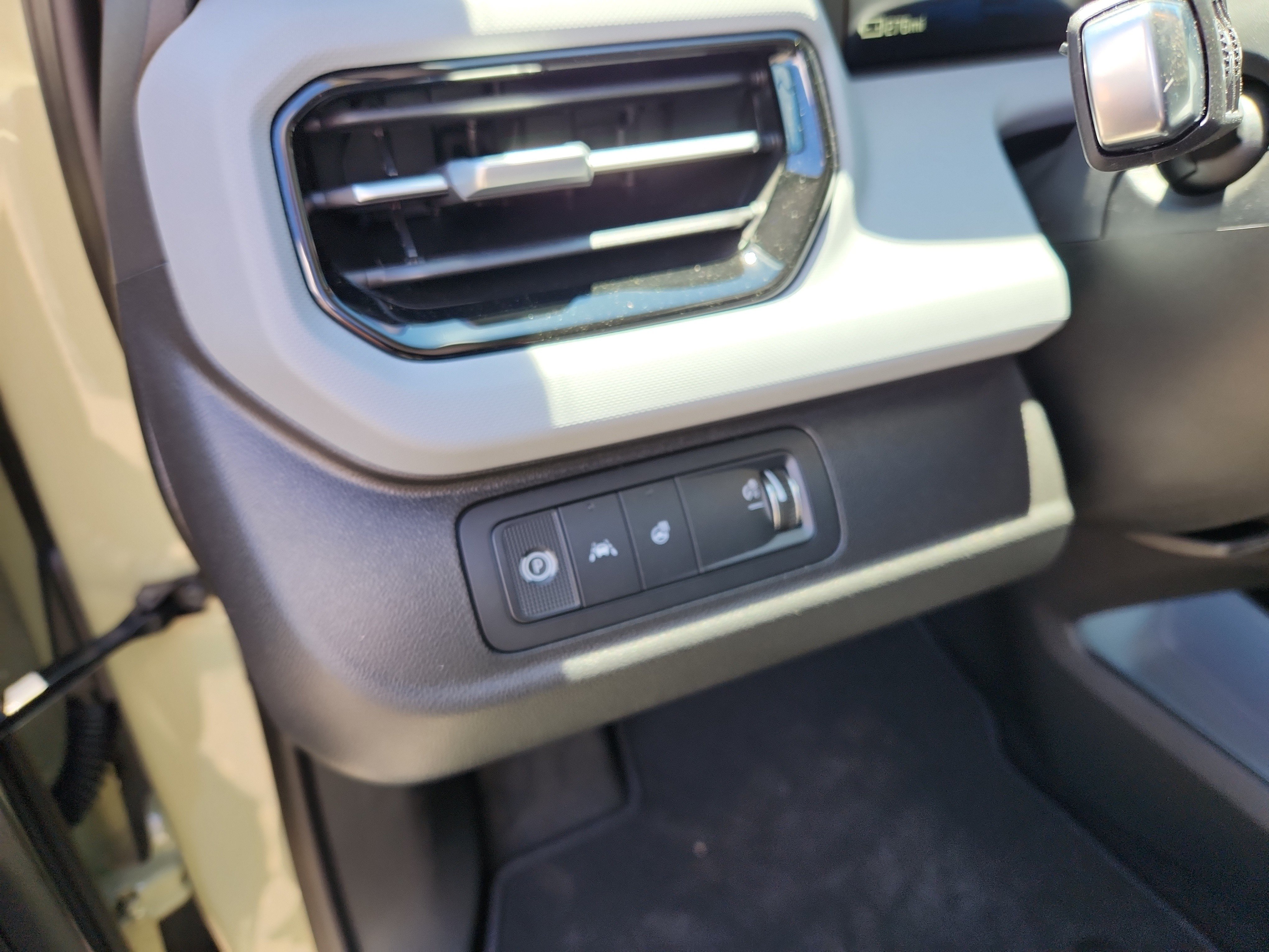 New 2027 Chevrolet Bolt LT w/ Comfort Package FWD image 12