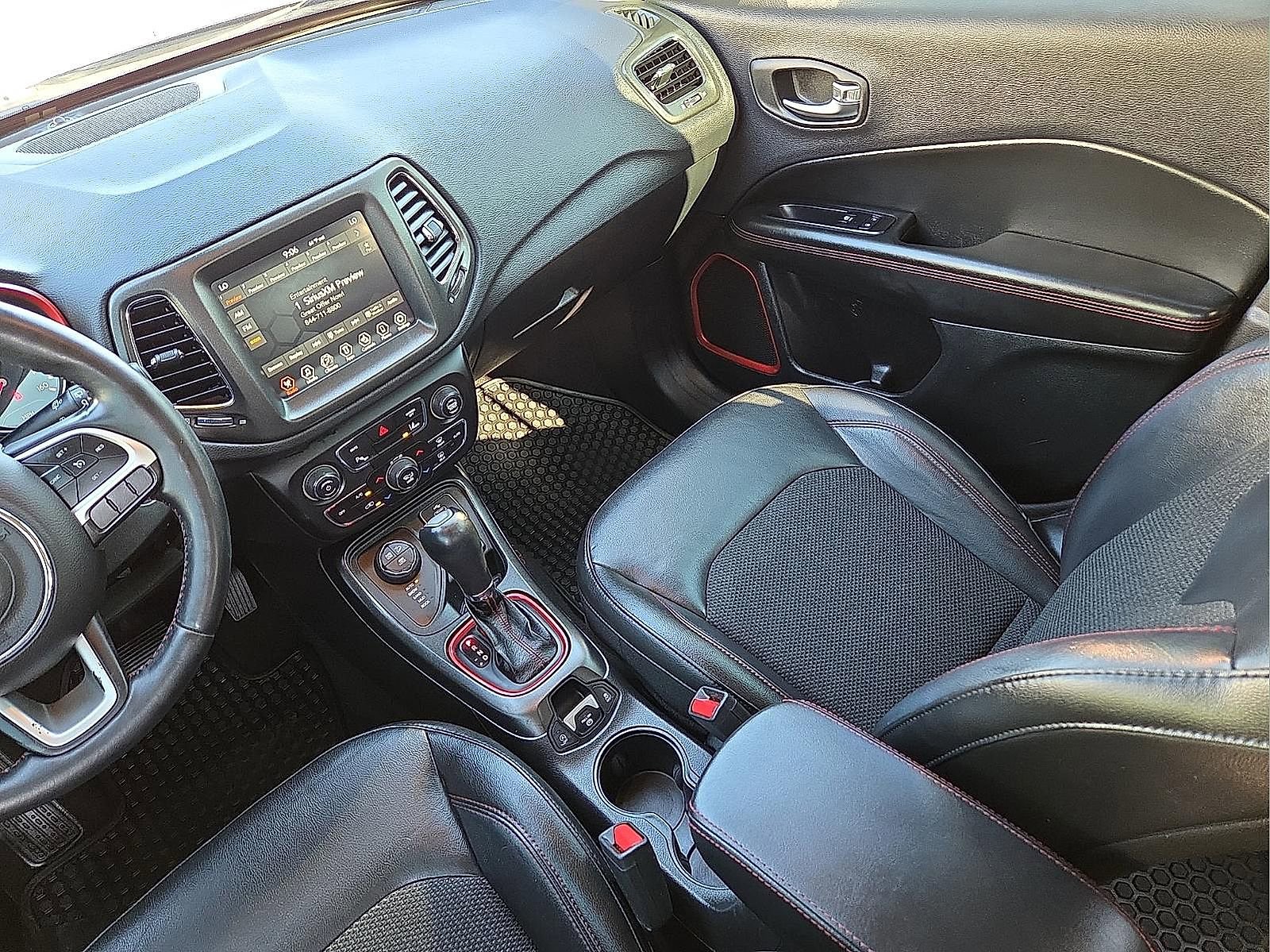 Used 2018 Jeep Compass Trailhawk image 12