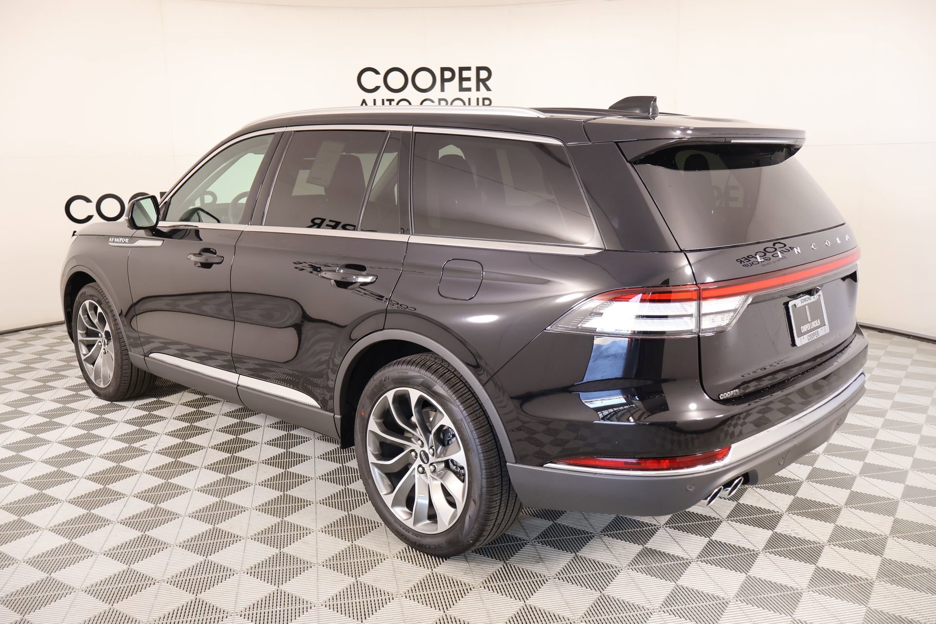 New 2026 Lincoln Aviator AWD image 24