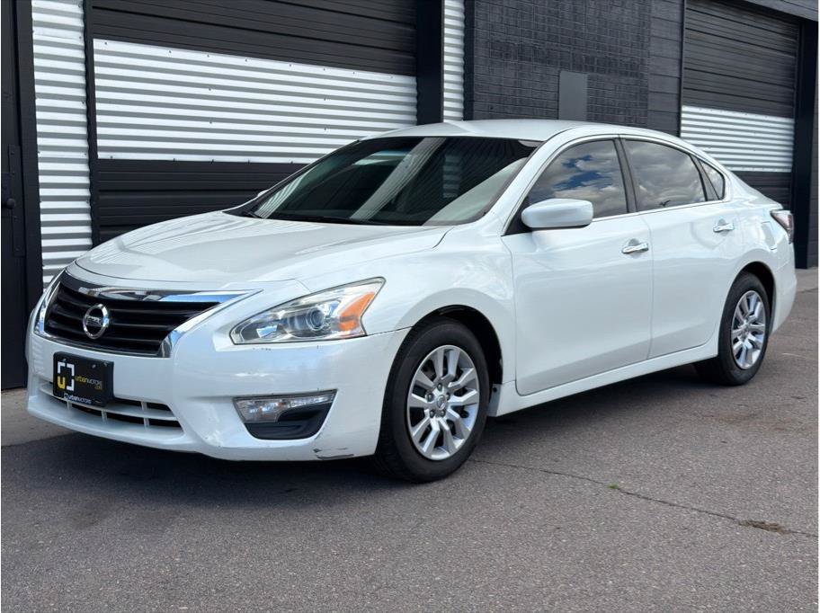 Used 2014 Nissan Altima 2.5 S w/ Display Audio Package FWD image 5