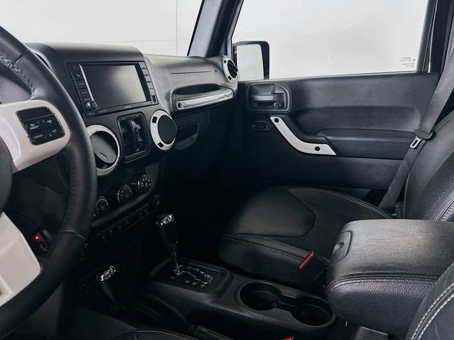 Used 2015 Jeep Wrangler Unlimited Sahara image 10
