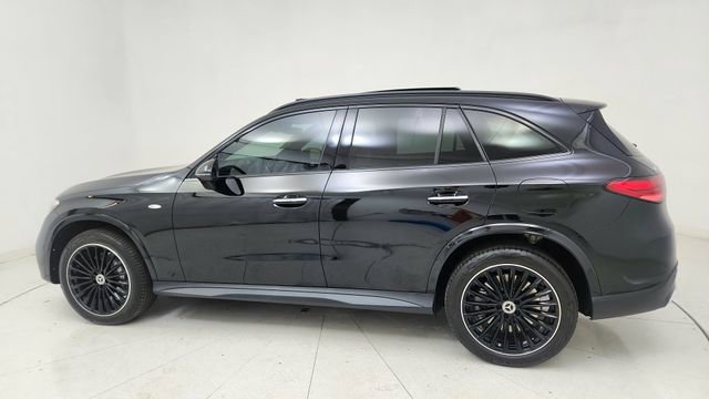 Used 2025 Mercedes-Benz GLC 350e 4MATIC image 4