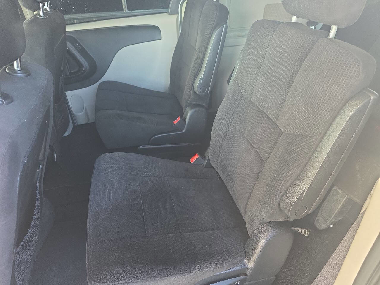 Used 2013 Dodge Grand Caravan SXT FWD image 7