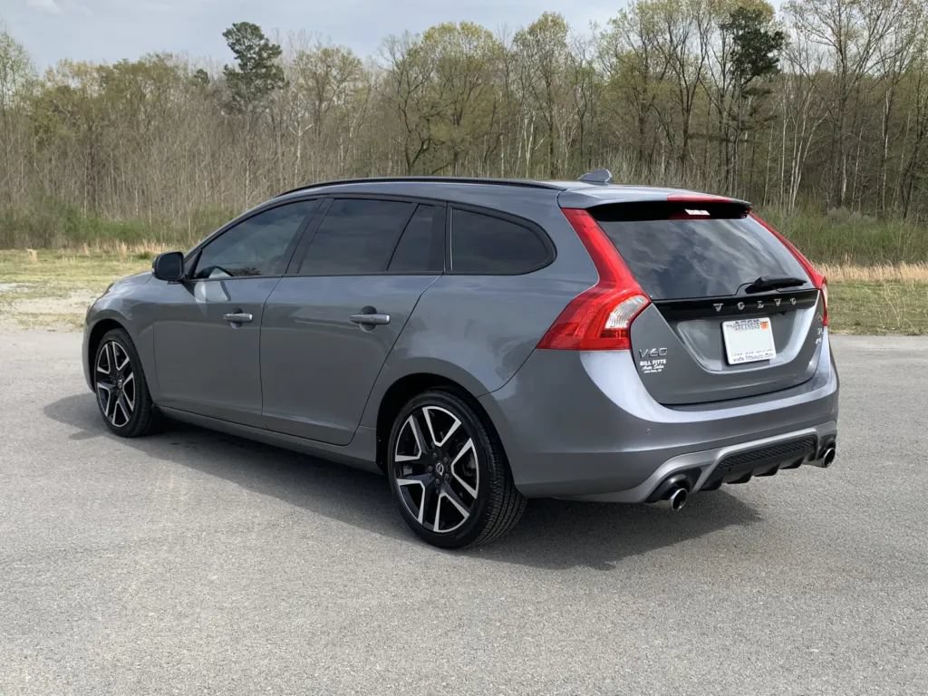 Used 2018 Volvo V60 T5 Dynamic w/ Vision Package AWD/4WD image 5