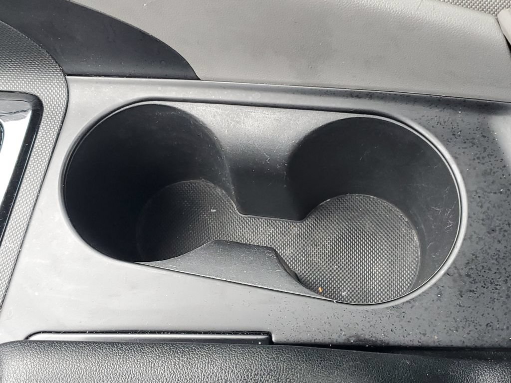 Used 2025 Hyundai Elantra SE FWD image 31