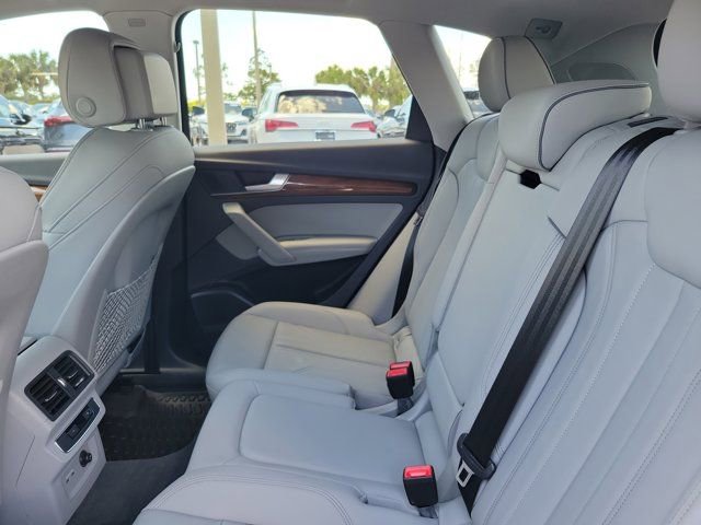 Certified 2024 Audi Q5 e Premium Plus w/ Premium Plus Package AWD/4WD image 11