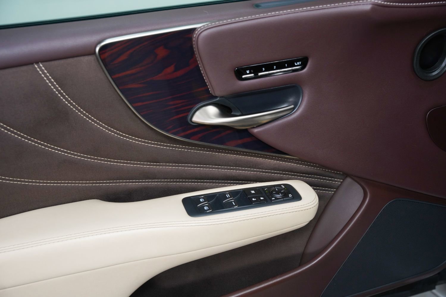 Used 2018 Lexus LS 500 w/ Luxury Package image 42