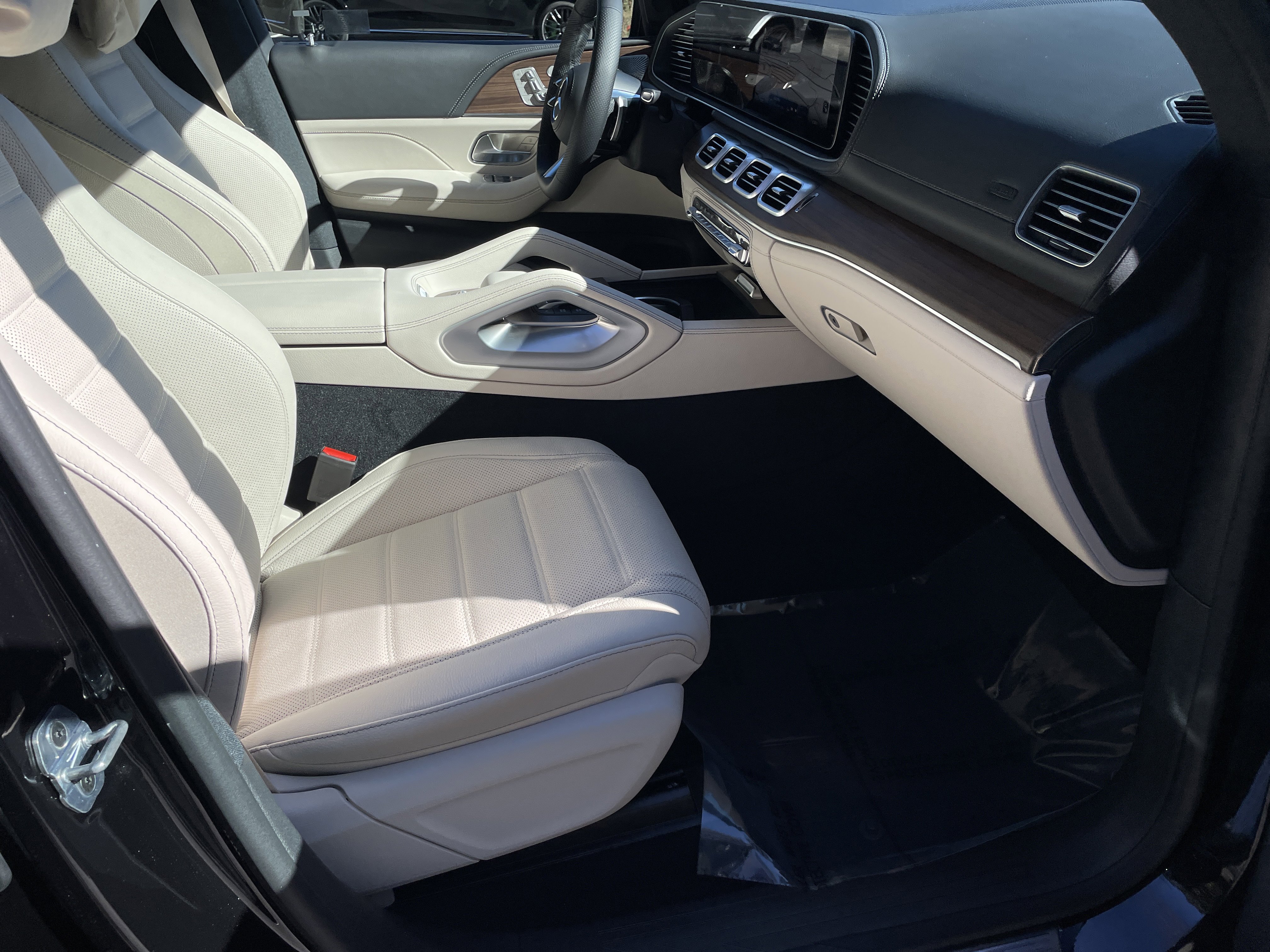 New 2026 Mercedes-Benz GLS 580 4MATIC image 46