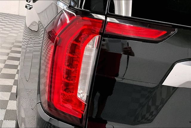 Used 2024 GMC Yukon XL Denali AWD/4WD image 37