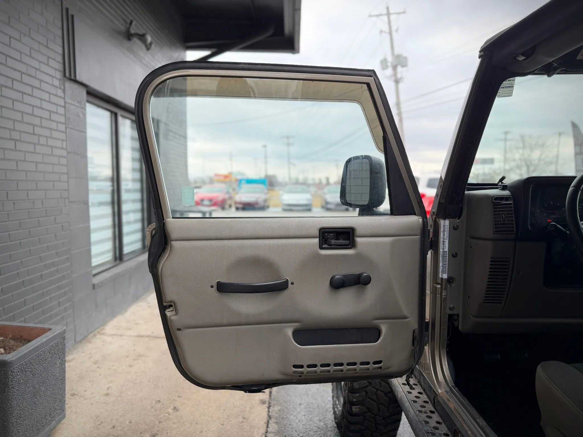 Used 2004 Jeep Wrangler Sahara w/ Dual Top Group AWD/4WD image 19