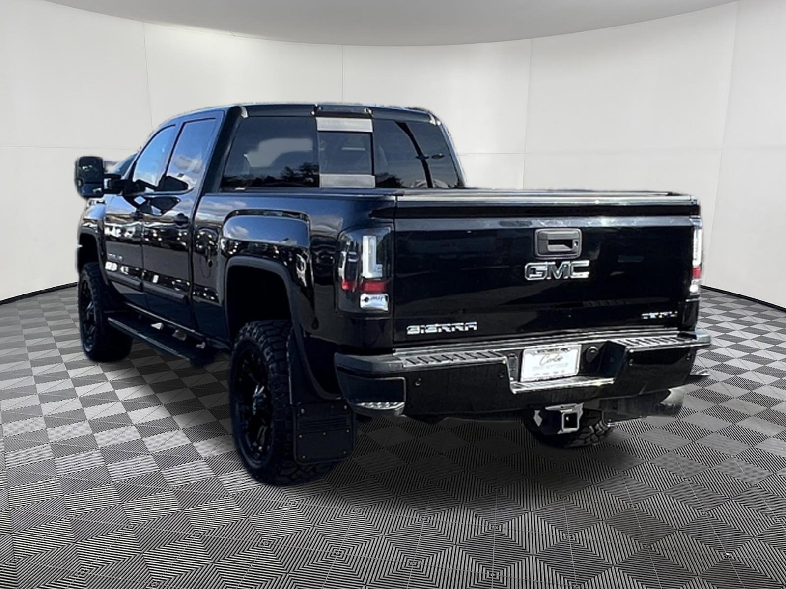 Used 2018 GMC Sierra 3500 Denali image 4