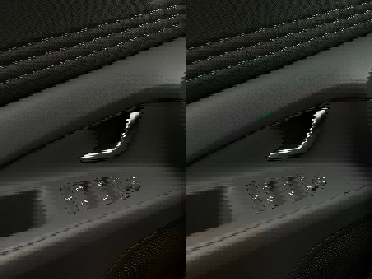 Used 2025 Hyundai Elantra SEL image 21