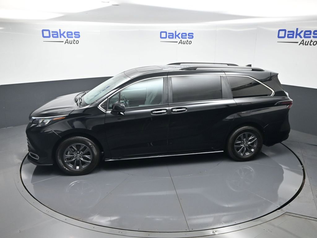 Used 2024 Toyota Sienna XLE image 51