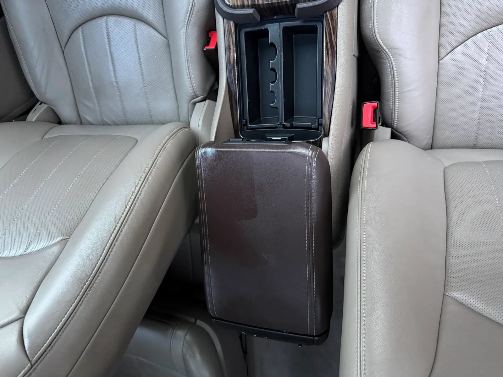 Used 2016 GMC Acadia Denali FWD image 38