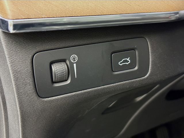 Used 2016 Volvo XC90 T6 Inscription image 11