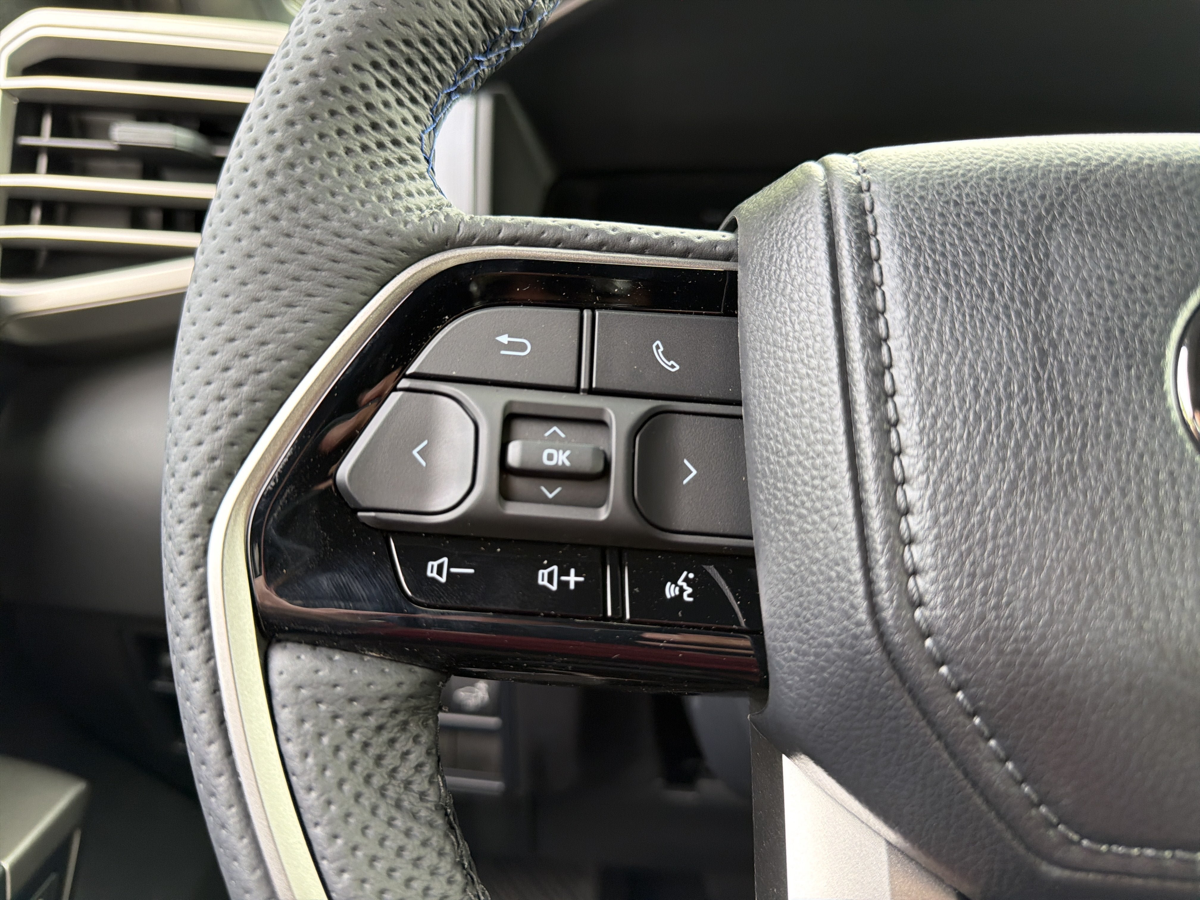 New 2026 Toyota Tundra Platinum AWD/4WD image 19