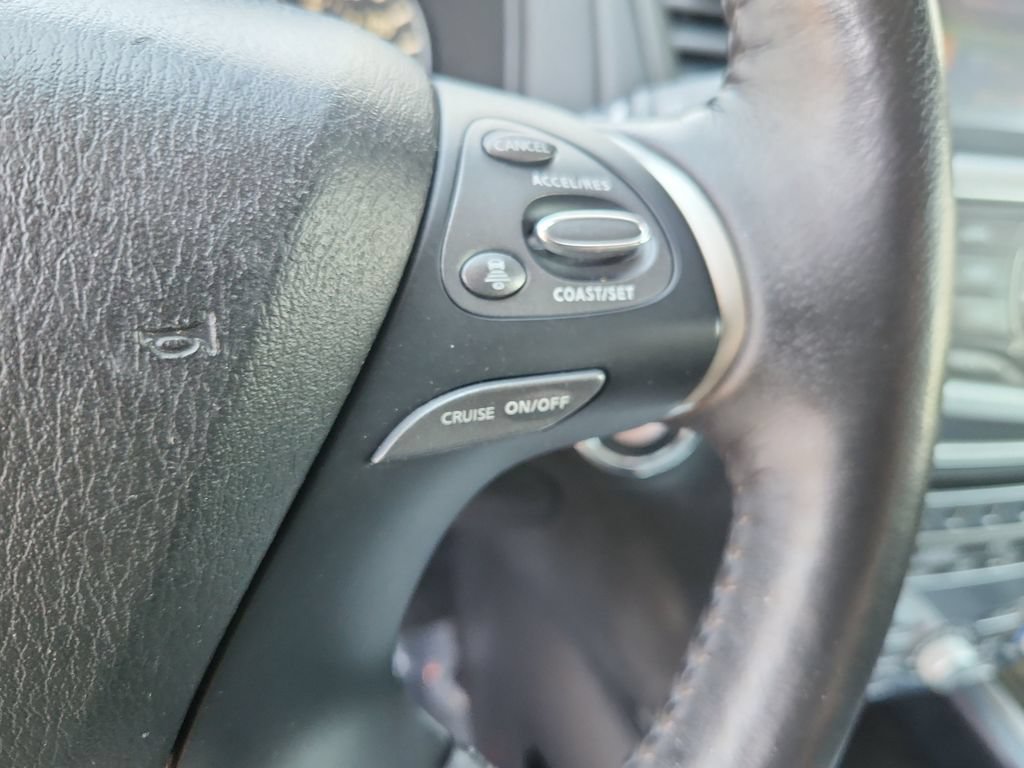 Used 2020 Nissan Pathfinder SL AWD/4WD image 22