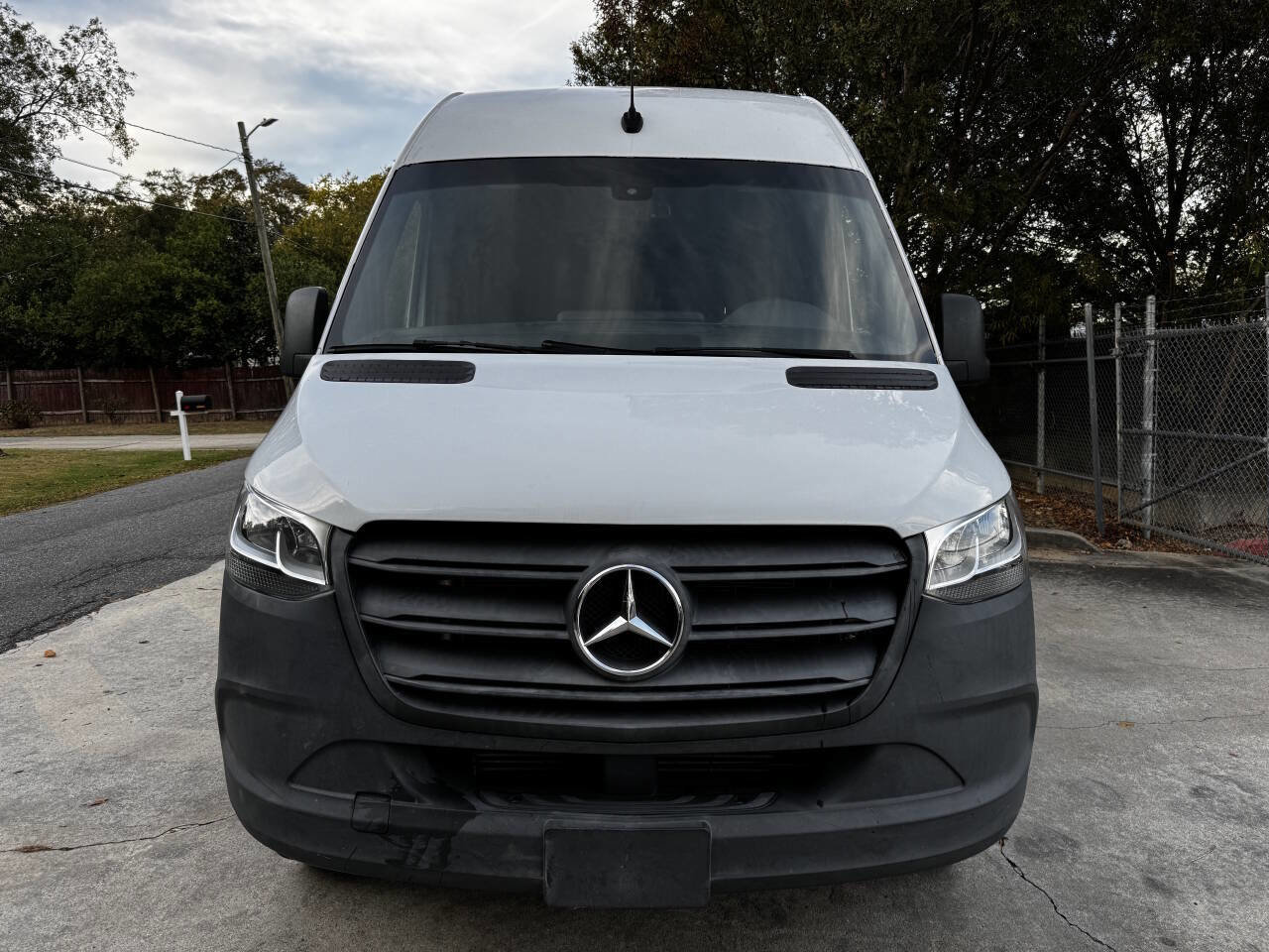 Used 2022 Mercedes-Benz Sprinter 2500 image 2