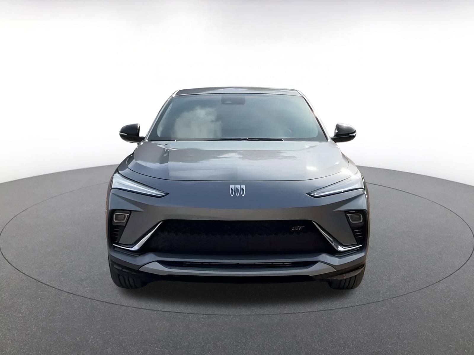 Used 2025 Buick Envista Sport Touring image 3