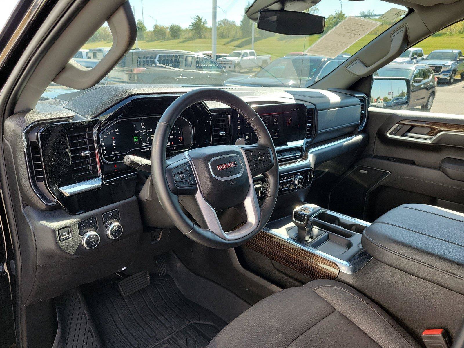 Used 2025 GMC Sierra 1500 Elevation AWD/4WD image 17