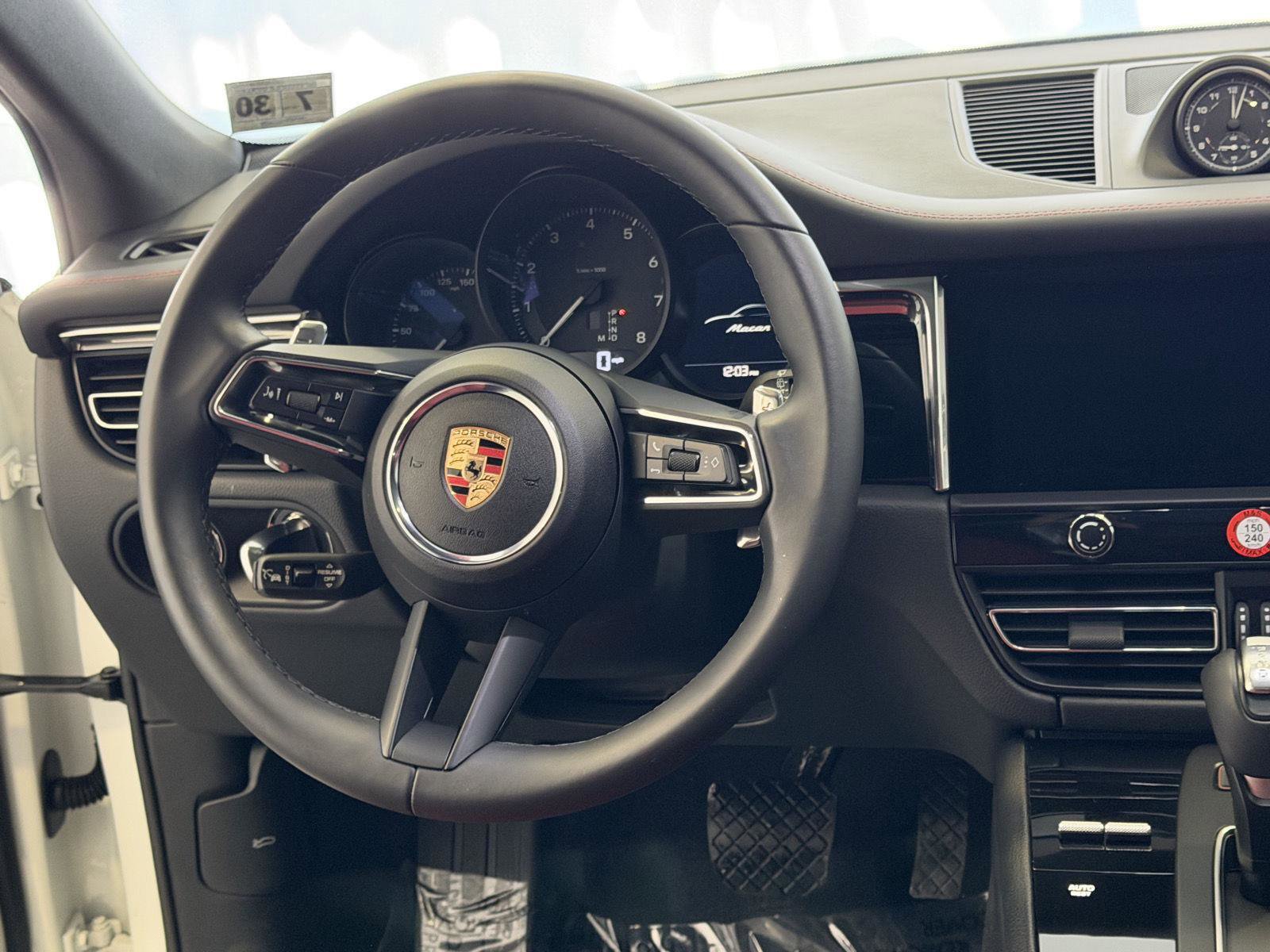 Used 2025 Porsche Macan image 20