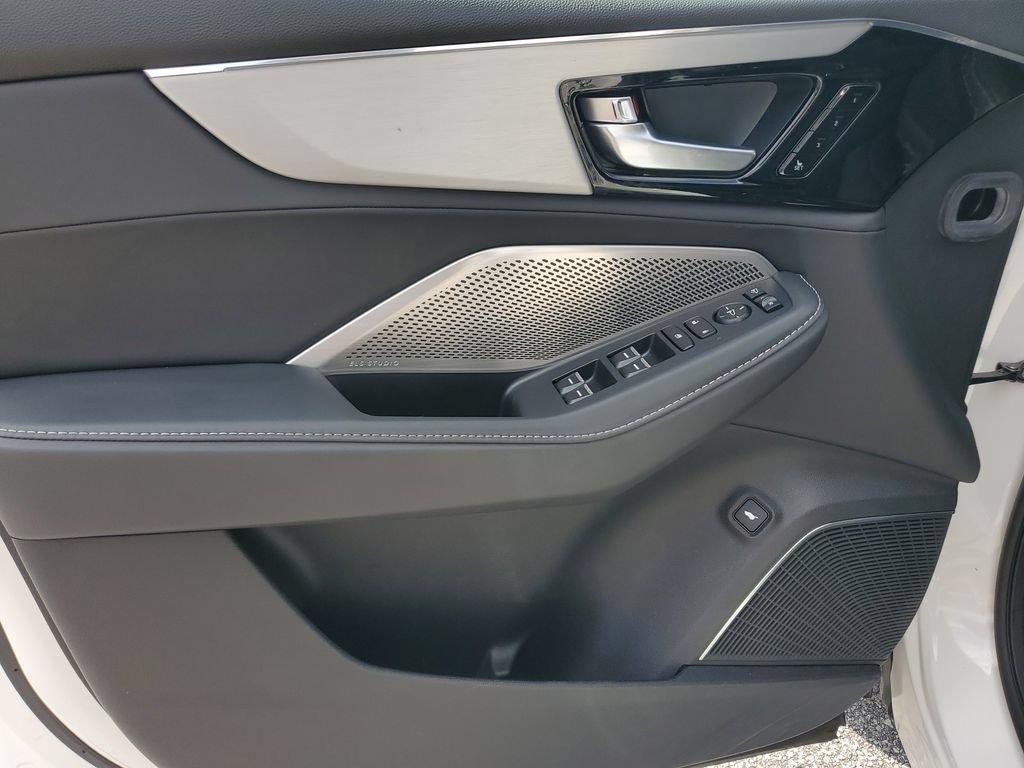 Certified 2024 Acura MDX w/ Technology Package FWD image 19