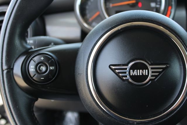 Used 2020 MINI Cooper 2-Door Hardtop FWD image 21