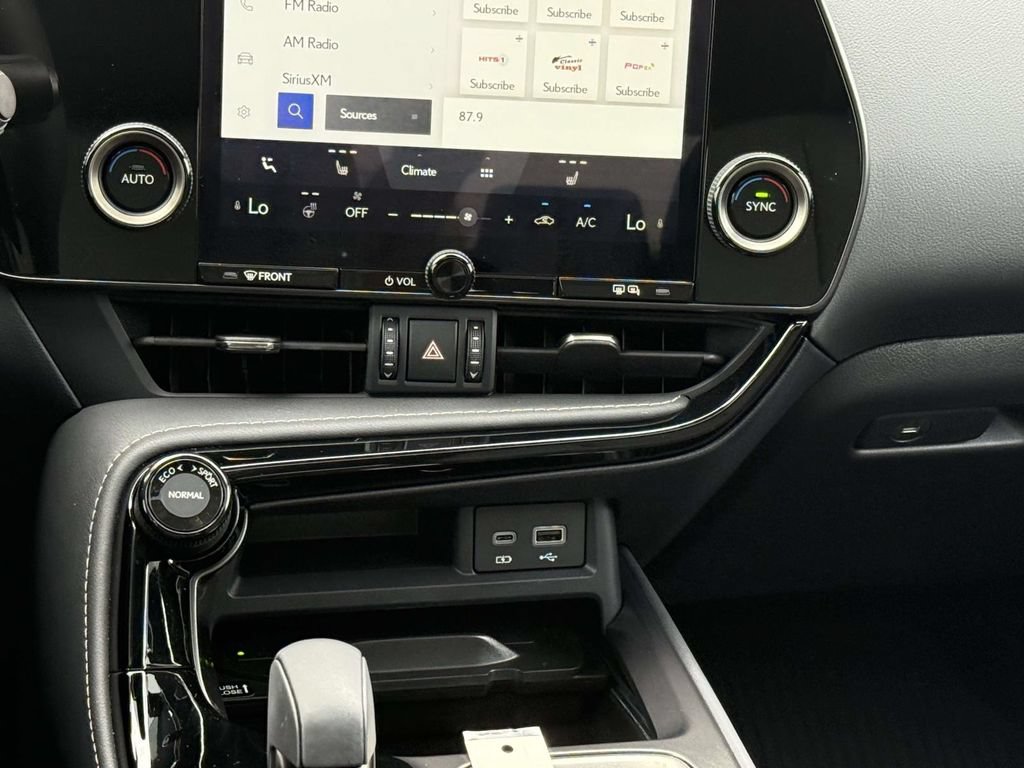 Used 2025 Lexus NX 250 AWD w/ Accessory Package (2T) image 18