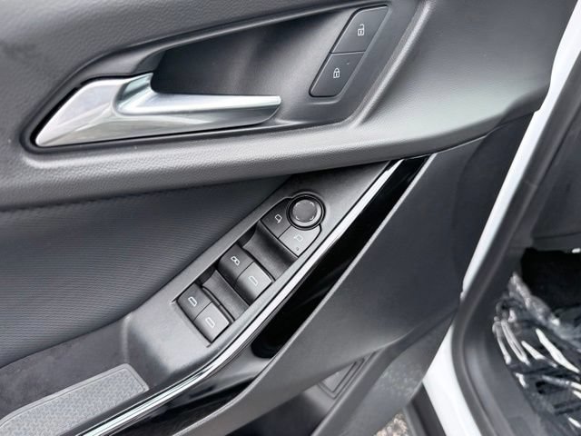 Used 2026 Chevrolet Equinox LT w/ Convenience Package II FWD image 16