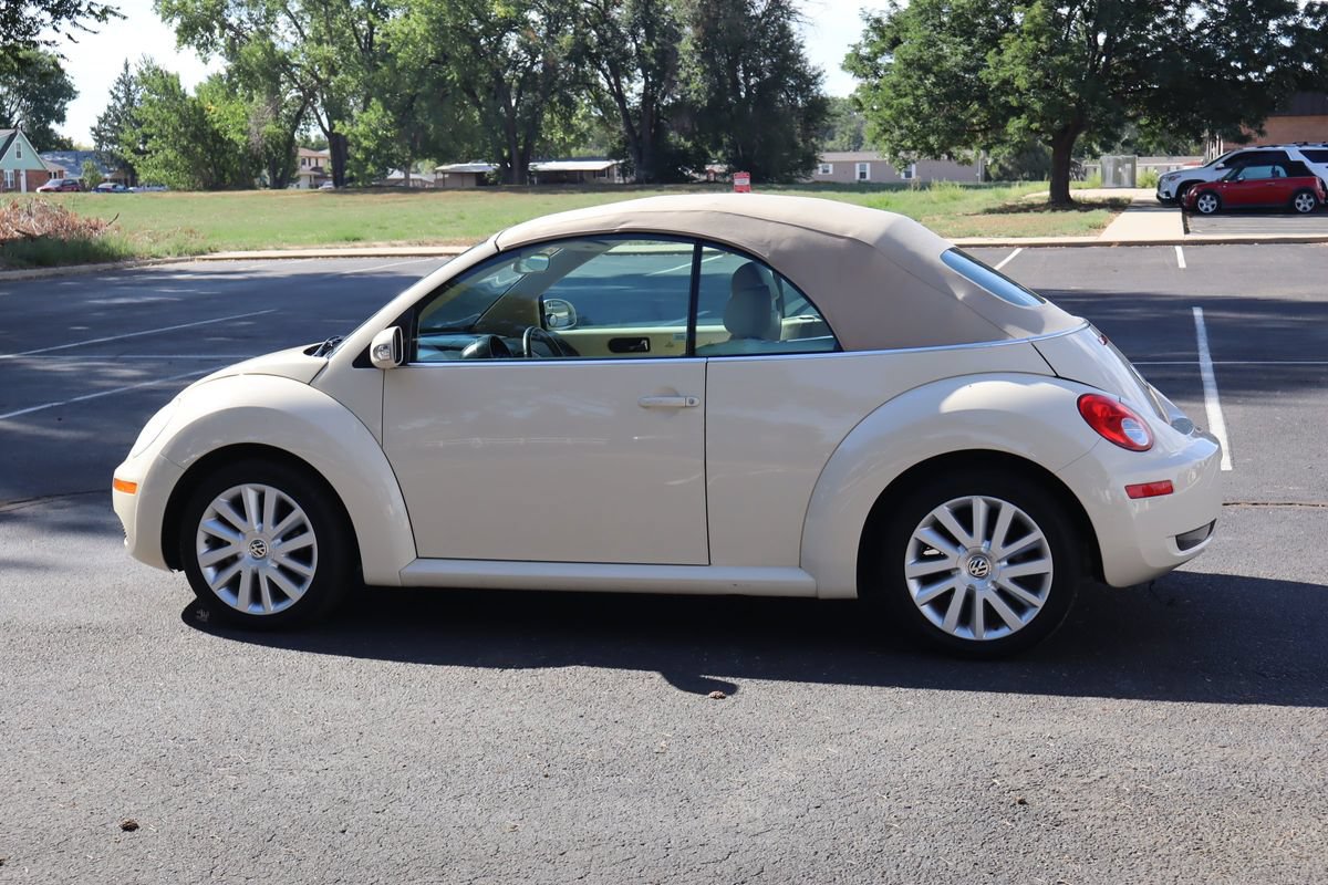 Used 2008 Volkswagen Beetle SE FWD image 21