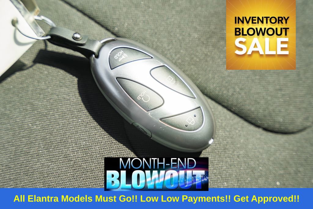 New 2025 Hyundai Elantra SEL image 35