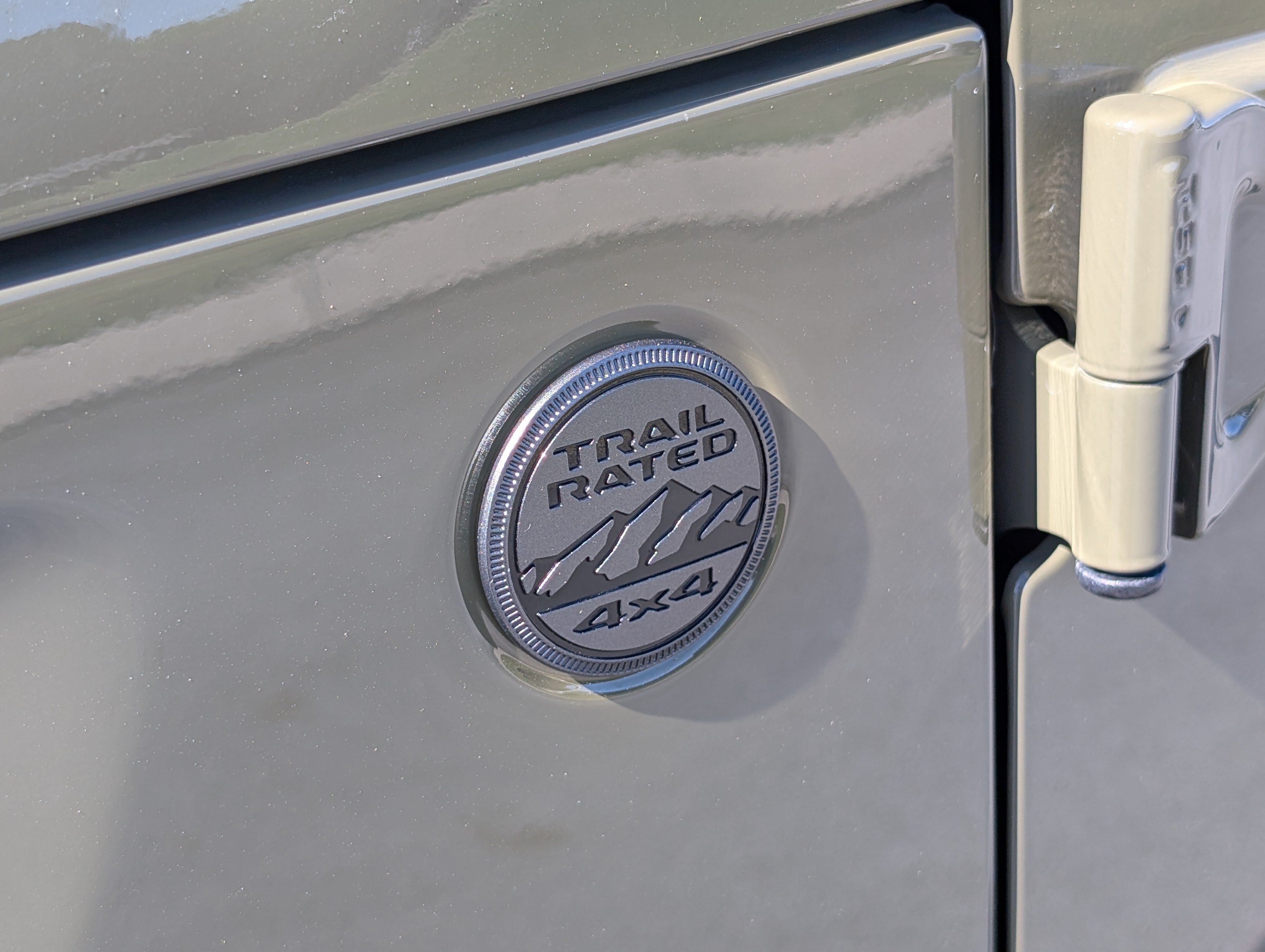 Used 2025 Jeep Gladiator Sport AWD/4WD image 9