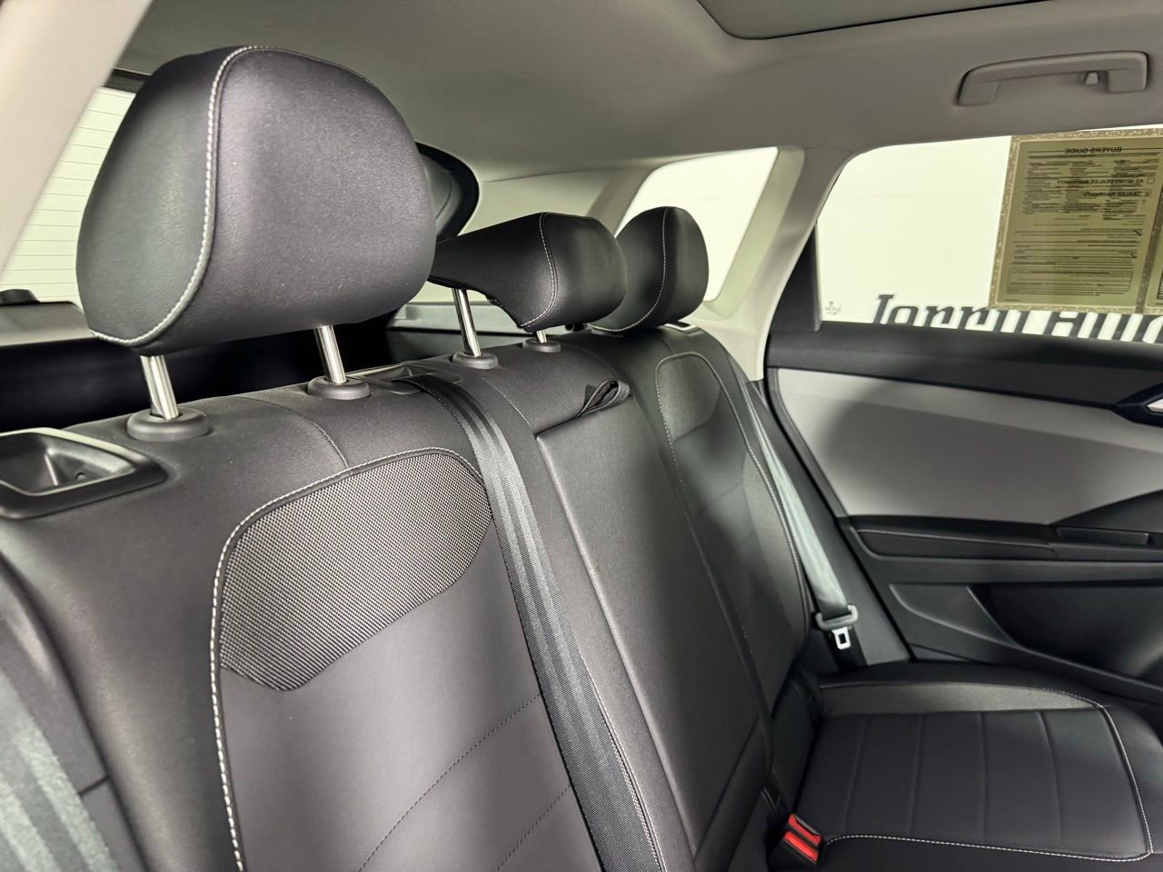 Used 2024 Volkswagen Taos SE image 29