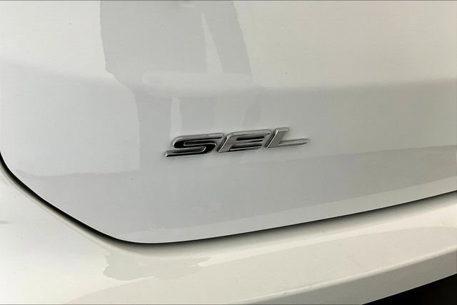 Used 2022 Ford Edge SEL w/ Convenience Package image 14